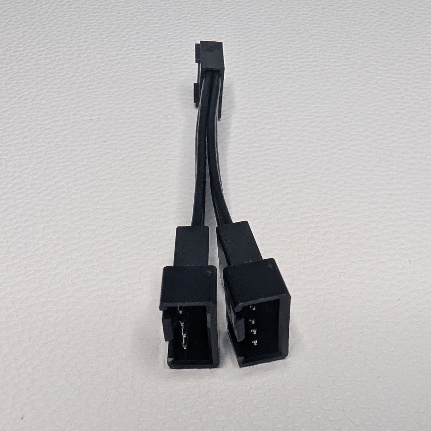 Short 5cm PWM 4-Pin Fan Splitter Cable - Male to Dual Female Adapter for Fans